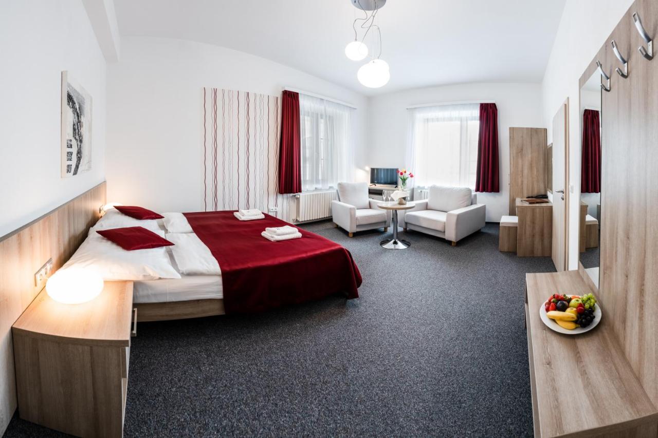 Hotel Artaban Zirovnice Экстерьер фото