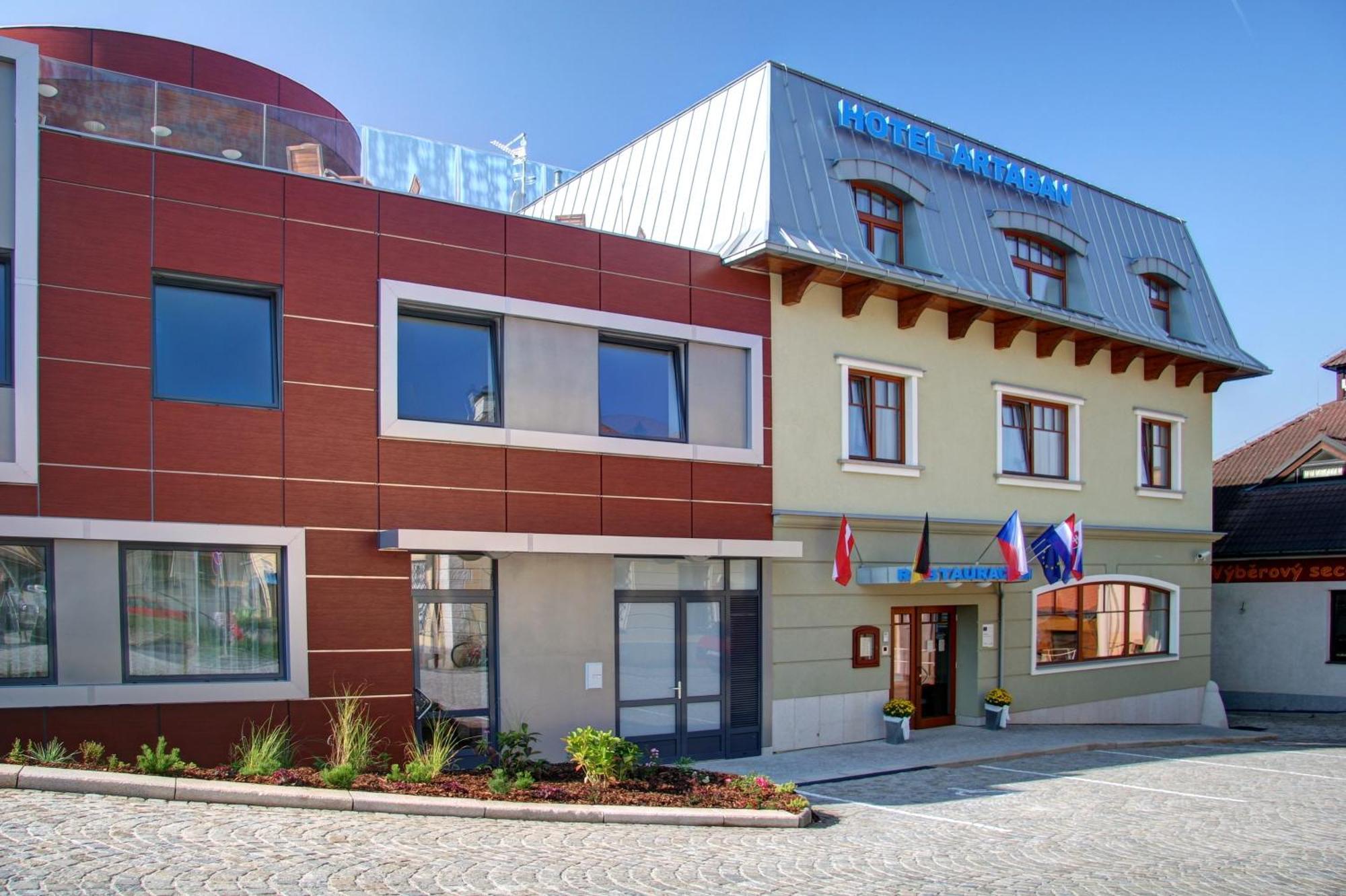 Hotel Artaban Zirovnice Экстерьер фото